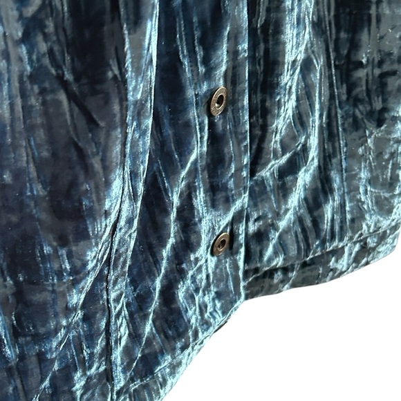 Alfred Dunner Women's Harvest Moon Crushed Velvet Button Jacket in Blue 1X - Picture 6 of 9